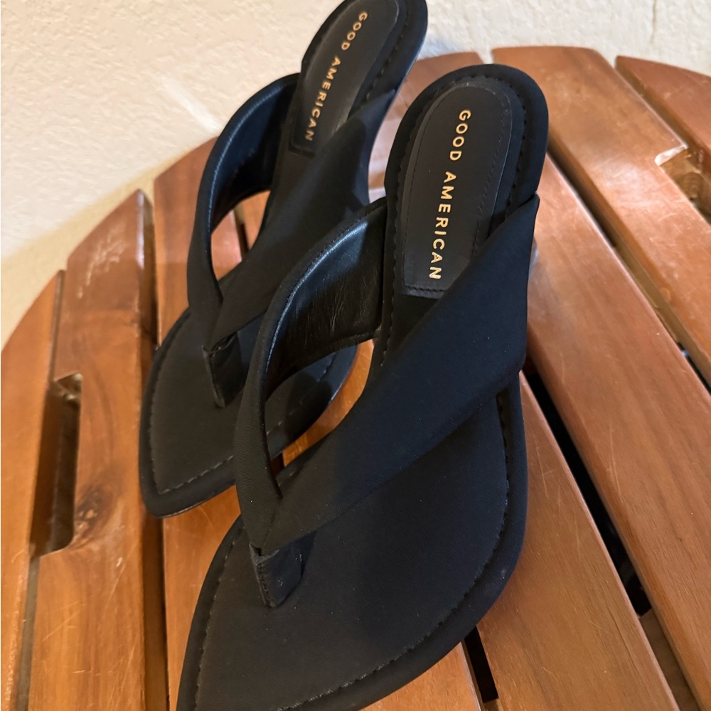 Good American Black Square-Toe Thong Heels - Picture 2 of 4